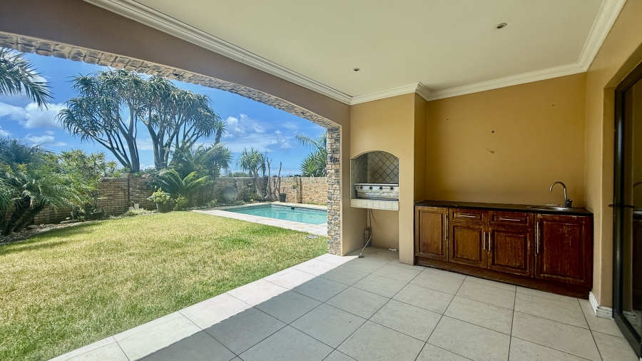 3 Bedroom Property for Sale in Summerstrand Eastern Cape